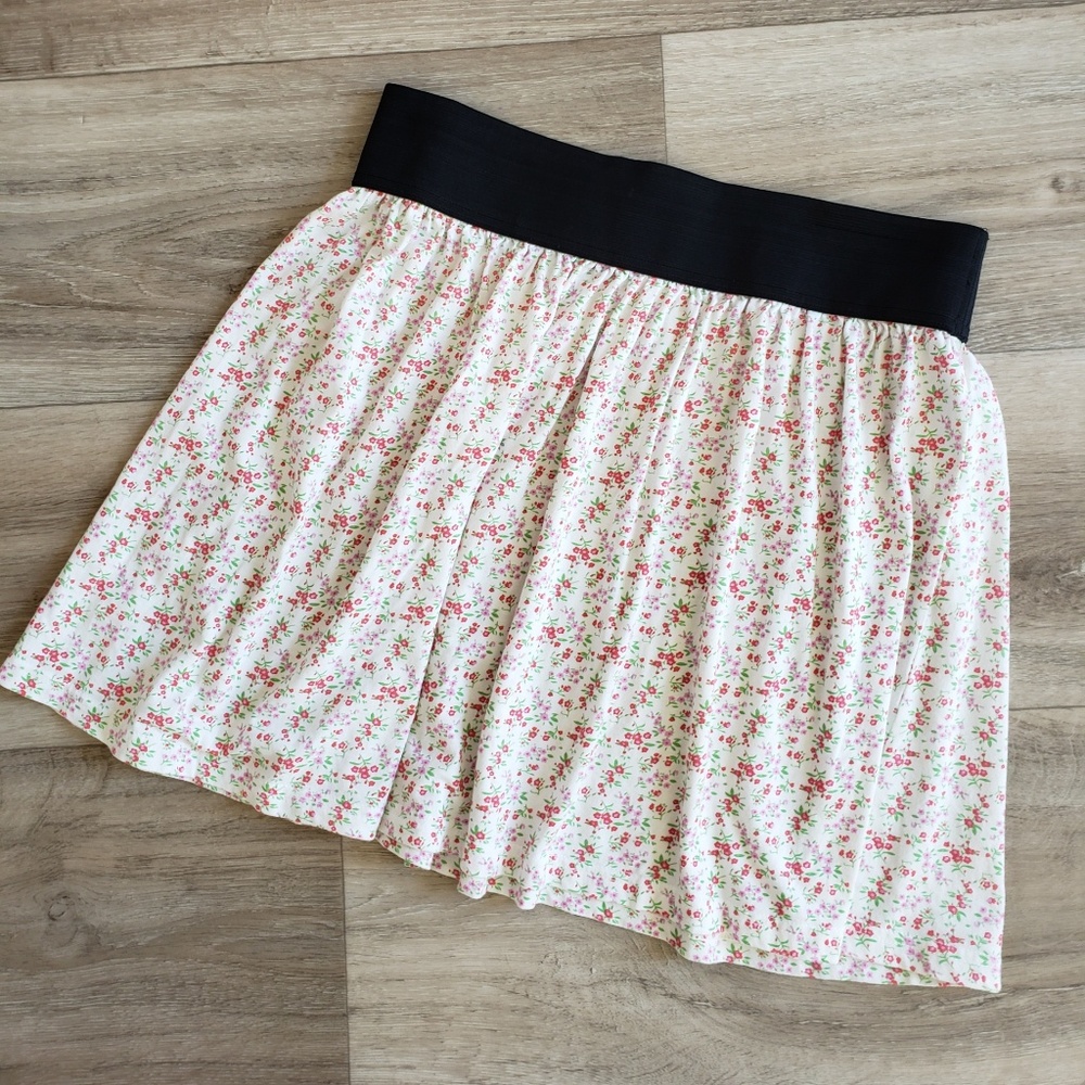Floral mini skirt